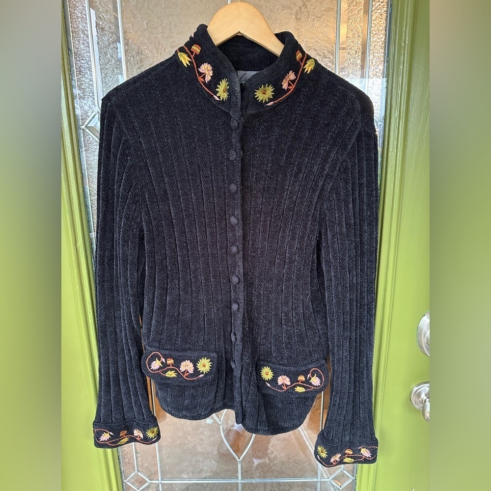 Medium Black Knit Button Up Cardigan Whimsygoth Cottage Core Embroidered Floral